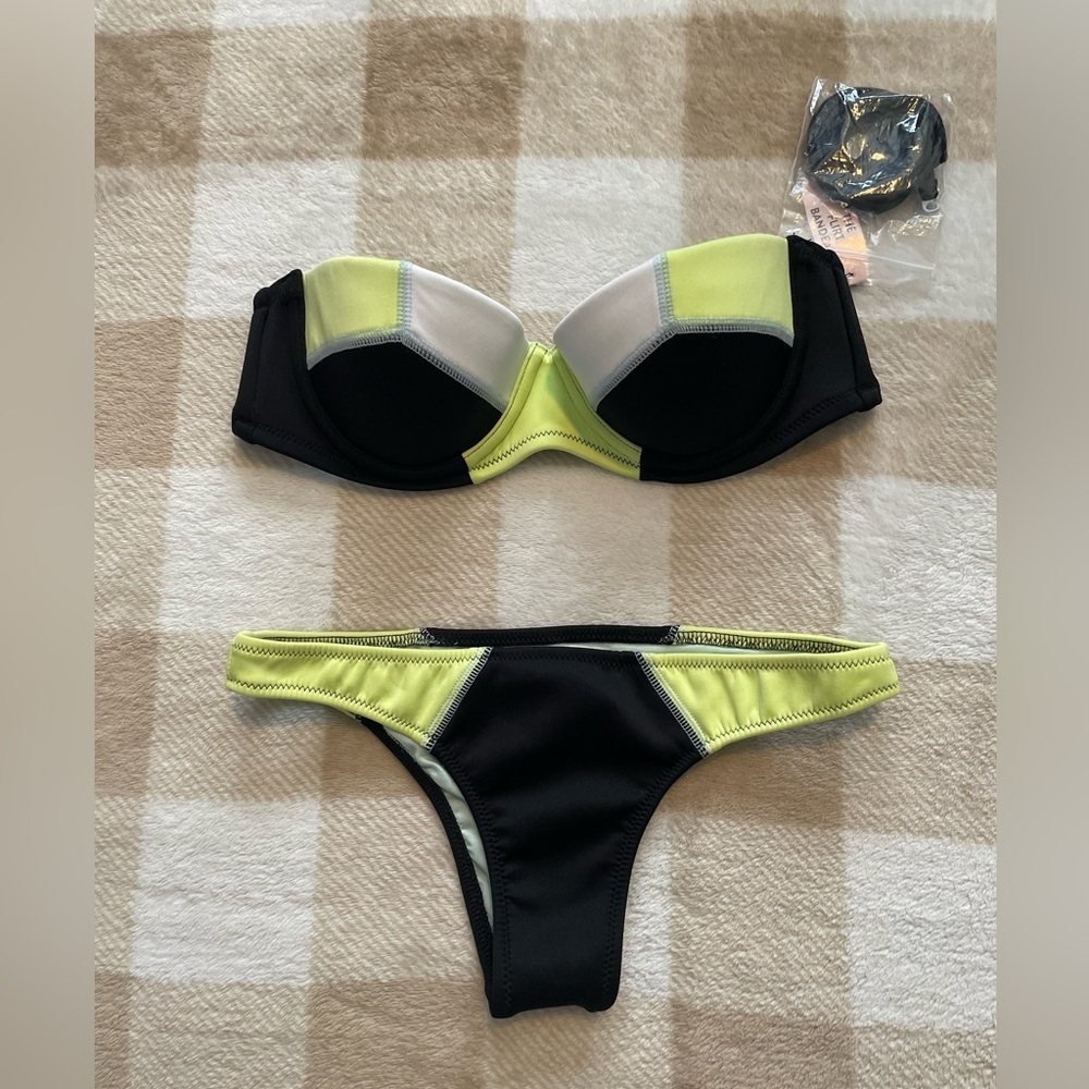 NWT Victoria's Secret Black and Yellow Strapless Bikini Set 32B and XS Bottoms